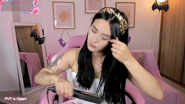 Veronica isaza   online show from 10-10-25, 12:48