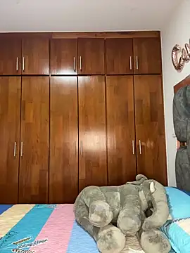 Veronica isaza   online show from 06-19-26, 06:18