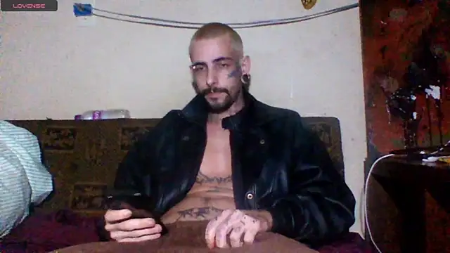Snapshot of sellvageria chatting on 05-04-26, 02:40 sellvageria online show from 05-04-26, 02:40