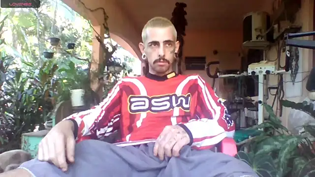 Snapshot of sellvageria chatting on 05-10-26, 04:34 sellvageria online show from 05-10-26, 04:34