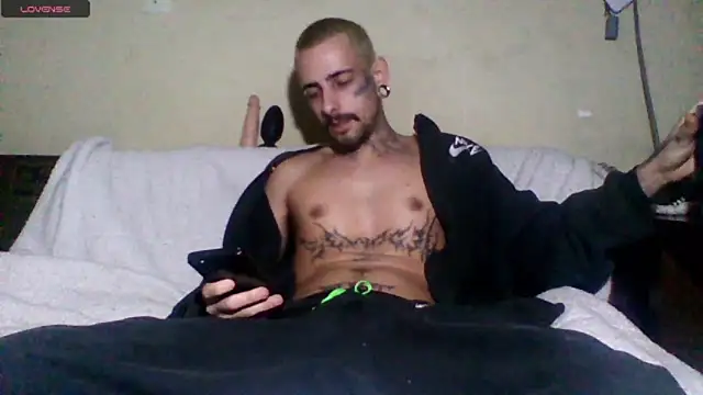 Snapshot of sellvageria chatting on 05-15-26, 07:43 sellvageria online show from 05-15-26, 07:43