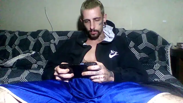 Snapshot of sellvageria chatting on 06-11-26, 10:52 sellvageria online show from 06-11-26, 10:52