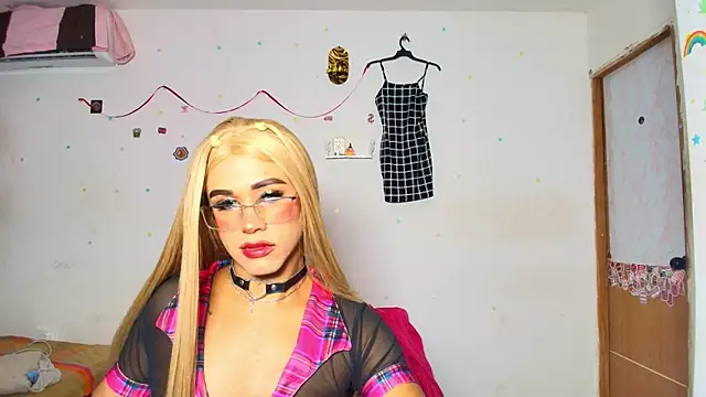 mia foxts online show from 06-24-26, 06:34