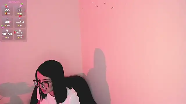 Snapshot of lovely__martina chatting on 10-28-25, 08:55 lovely  martina online show from 10-28-25, 08:55