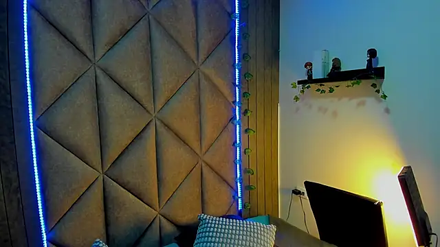 AbbyWathson online show from 04-25-26, 12:30