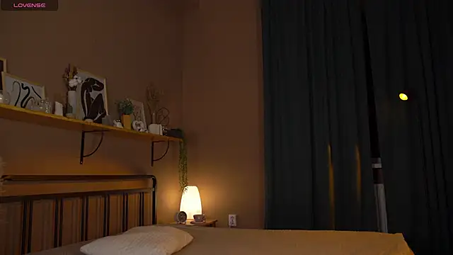 Snapshot of FairyFlutter chatting on 01-16-25, 06:27 FairyFlutter online show from 01-16-25, 06:27