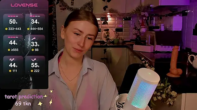 Snapshot of Emily_April chatting on 12-02-24, 02:09 Emily April online show from 12-02-24, 02:09