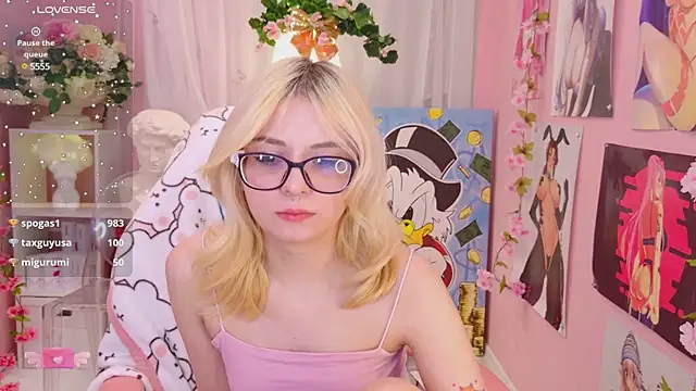 Snapshot of Coconut_Mia chatting on 12-27-24, 04:15 Coconut Mia online show from 12-27-24, 04:15