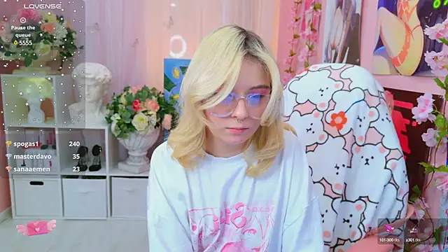 Coconut Mia online show from 01-18-25, 12:24