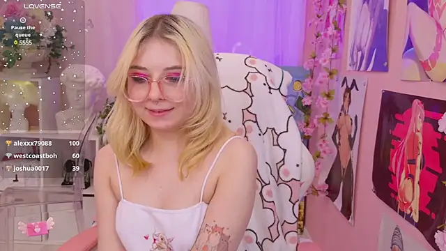 Snapshot of Coconut_Mia chatting on 01-25-25, 03:51 Coconut Mia online show from 01-25-25, 03:51