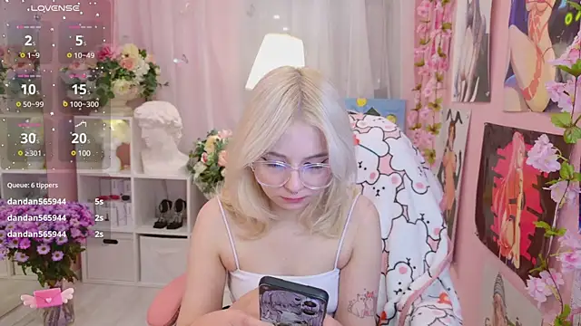 Snapshot of Coconut_Mia chatting on 02-06-25, 01:16 Coconut Mia online show from 02-06-25, 01:16