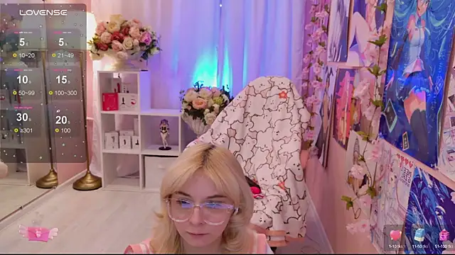 Snapshot of Coconut_Mia chatting on 09-23-25, 02:53 Coconut Mia online show from 09-23-25, 02:53