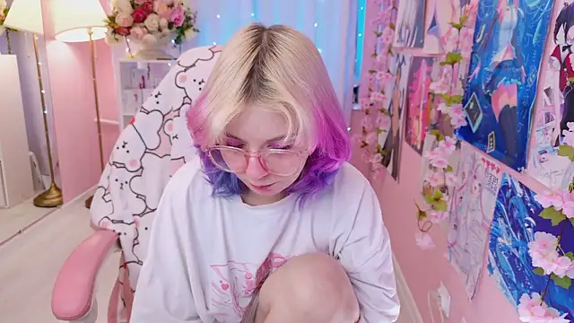 Snapshot of Coconut_Mia chatting on 11-20-25, 02:17 Coconut Mia online show from 11-20-25, 02:17