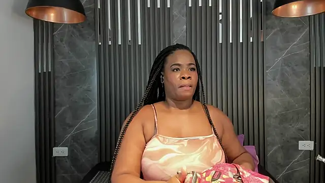 SaraiEvans online show from 02-10-26, 03:21