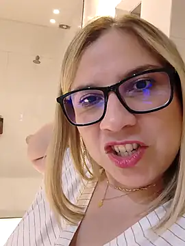 Snapshot of MissMaria chatting on 02-08-26, 03:54 MissMaria online show from 02-08-26, 03:54