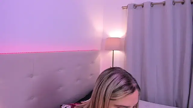 Snapshot of MissMaria chatting on 02-25-26, 03:27 MissMaria online show from 02-25-26, 03:27