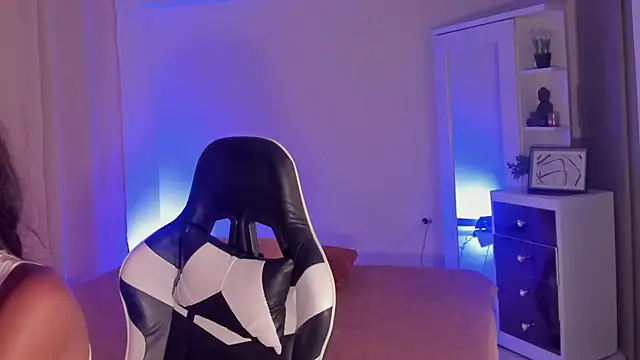 SavannahWildee online show from 02-10-25, 06:24