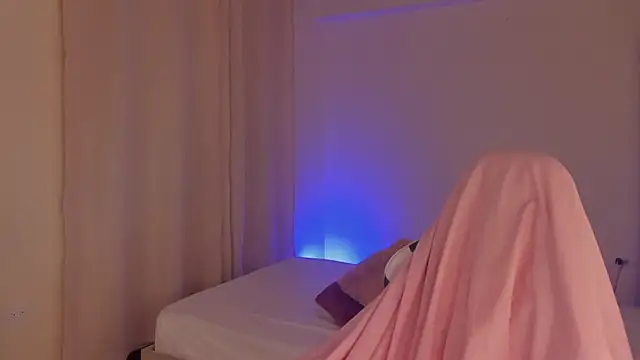 SavannahWildee online show from 02-11-25, 06:44