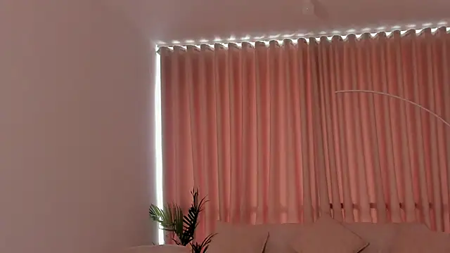 SavannahWildee online show from 09-14-25, 11:42