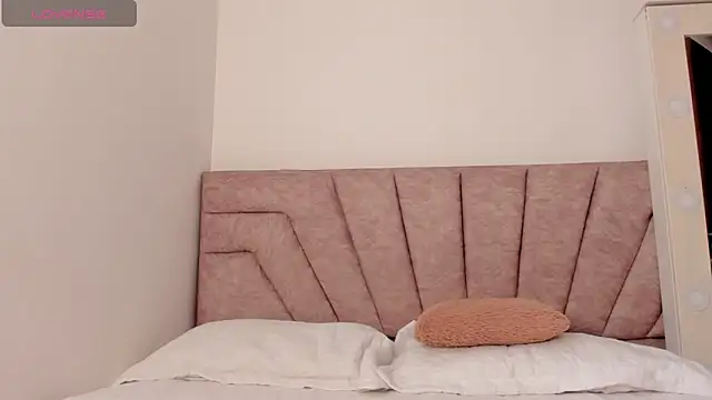 SavannahWildee online show from 11-16-25, 01:06