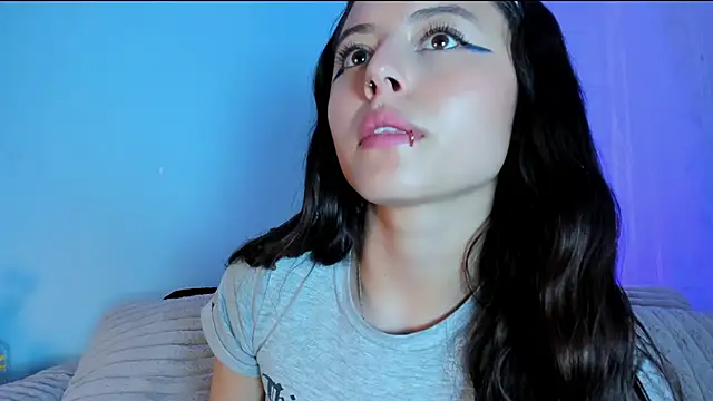 Snapshot of EmilyWithe chatting on 11-27-25, 11:51 EmilyWithe online show from 11-27-25, 11:51