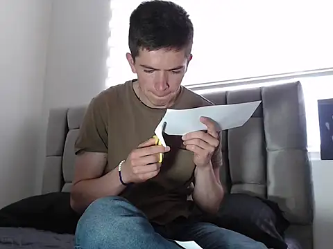 Eliantg online show from 12-31-24, 05:29