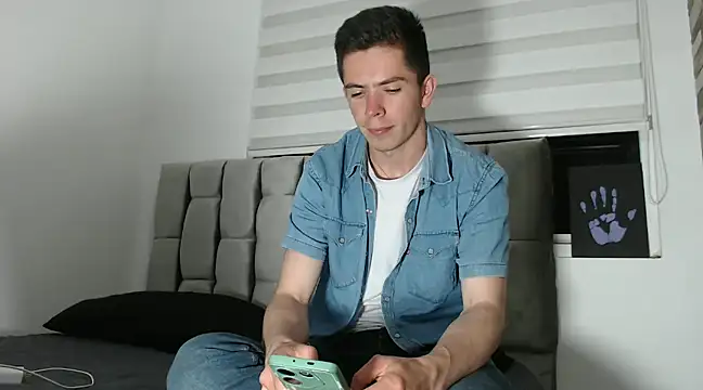 Eliantg online show from 01-02-25, 01:17