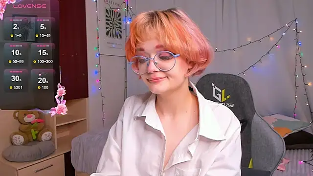 Snapshot of ohliva chatting on 12-13-24, 12:53 ohliva online show from 12-13-24, 12:53