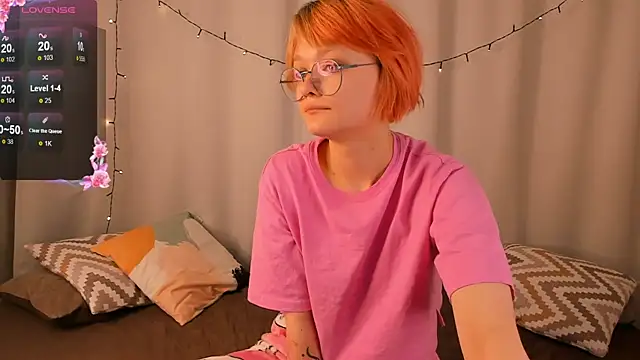 Snapshot of ohliva chatting on 12-27-24, 01:00 ohliva online show from 12-27-24, 01:00