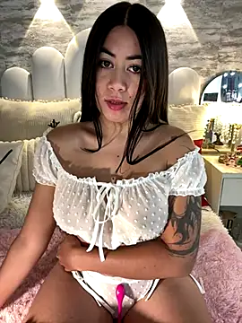 Snapshot of _MadiLee_ chatting on 12-05-24, 02:09 MadiLee online show from 12-05-24, 02:09