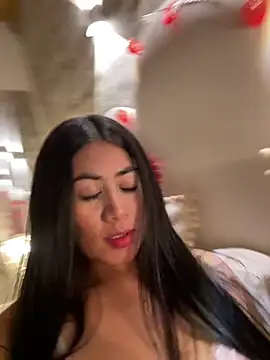 Snapshot of _MadiLee_ chatting on 02-10-25, 12:41 MadiLee online show from 02-10-25, 12:41