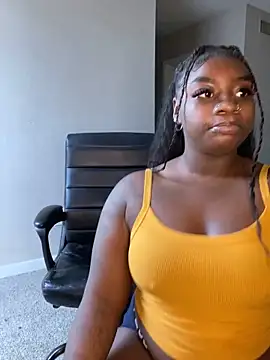 Snapshot of LillShayy chatting on 12-23-24, 04:17 LillShayy online show from 12-23-24, 04:17