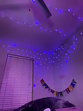 Snapshot of LillShayy chatting on 11-08-25, 04:45 LillShayy online show from 11-08-25, 04:45