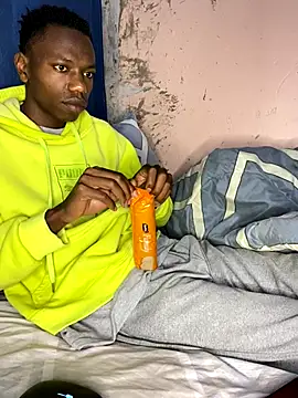 Snapshot of fireboyafrica chatting on 11-11-25, 12:54 fireboyafrica online show from 11-11-25, 12:54