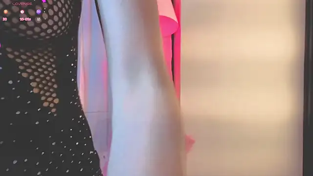 Scarlet Red  online show from 03-02-26, 12:12