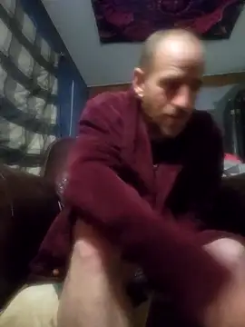 Snapshot of 5g4ever chatting on 12-15-25, 09:35 5g4ever online show from 12-15-25, 09:35