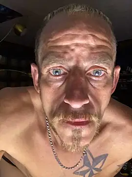 Snapshot of 5g4ever chatting on 05-08-26, 05:13 5g4ever online show from 05-08-26, 05:13