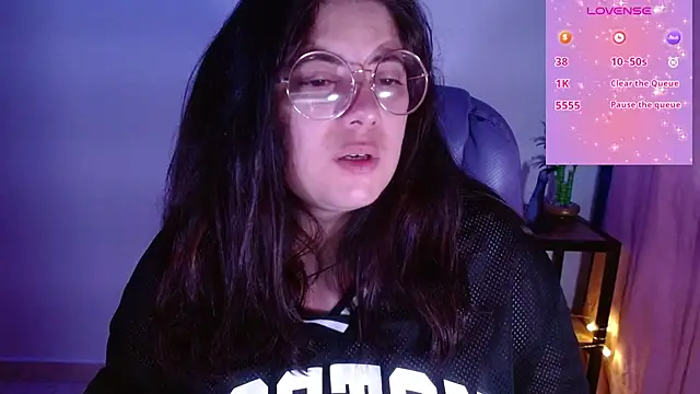 Snapshot of Azamy-12 chatting on 03-09-26, 05:55 Azamy-12 online show from 03-09-26, 05:55