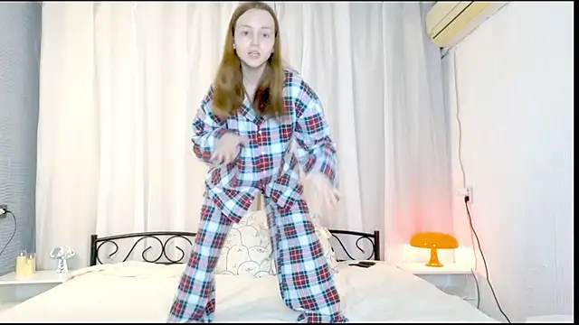 Snapshot of Wild__flowers chatting on 09-20-25, 08:10 Wild flowers online show from 09-20-25, 08:10