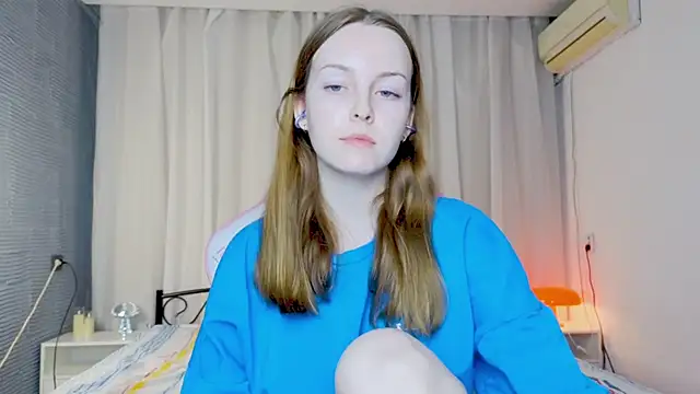 Snapshot of Wild__flowers chatting on 10-11-25, 10:47 Wild flowers online show from 10-11-25, 10:47