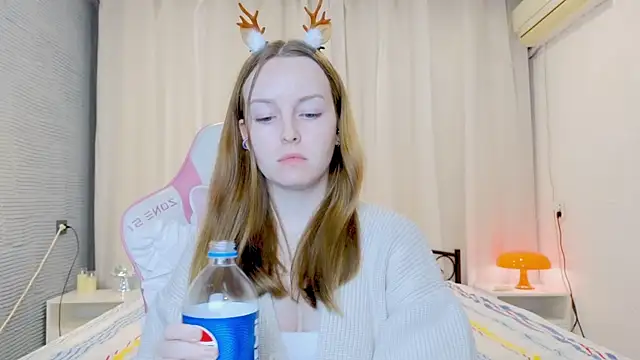 Snapshot of Wild__flowers chatting on 10-14-25, 02:29 Wild flowers online show from 10-14-25, 02:29