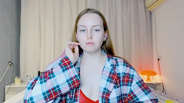 Snapshot of Wild__flowers chatting on 10-19-25, 05:35 Wild flowers online show from 10-19-25, 05:35