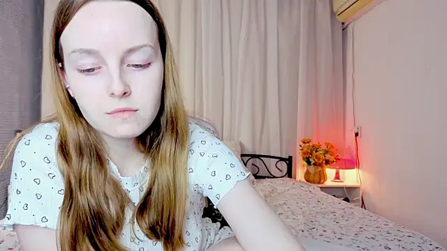 Snapshot of Wild__flowers chatting on 10-25-25, 06:24 Wild flowers online show from 10-25-25, 06:24