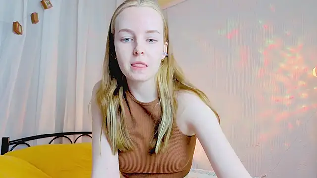 Snapshot of Wild__flowers chatting on 04-04-26, 07:44 Wild flowers online show from 04-04-26, 07:44