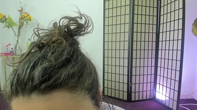 AishaRouhi online show from 04-30-26, 03:57