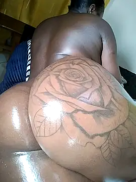 Hugemassivebootie online show from 03-14-25, 07:55