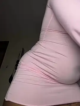 Hugemassivebootie online show from 07-11-26, 06:21