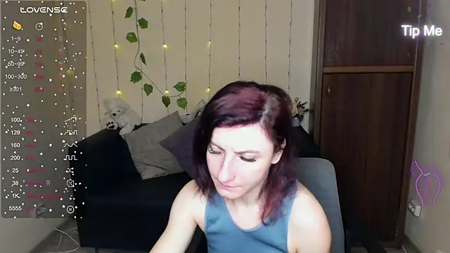 Snapshot of Muse_kitty_jenia chatting on 01-27-25, 06:31 Muse kitty jenia online show from 01-27-25, 06:31