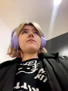 Baby  Naughty online show from 12-06-24, 02:06