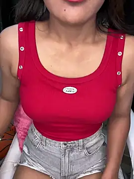 Snapshot of LeisyXO chatting on 12-06-24, 07:23 LeisyXO online show from 12-06-24, 07:23